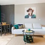 Center - Walowa I Popieluszki By Apartmore 公寓