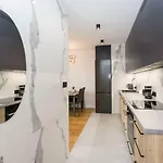 Center - Walowa I Popieluszki By Apartmore Appartement