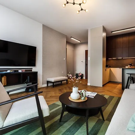 Center - Walowa I Popieluszki By Apartmore غدانسك