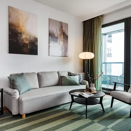 Center - Walowa I Popieluszki By Apartmore شقة