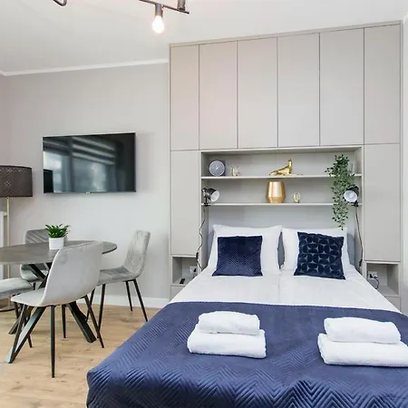 Center - Walowa I Popieluszki By Apartmore Appartement