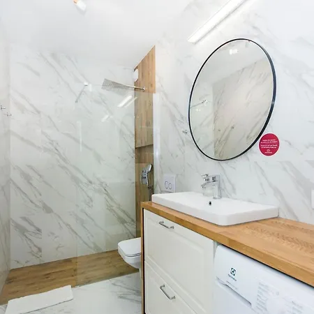 Center - Walowa I Popieluszki By Apartmore Gdańsk